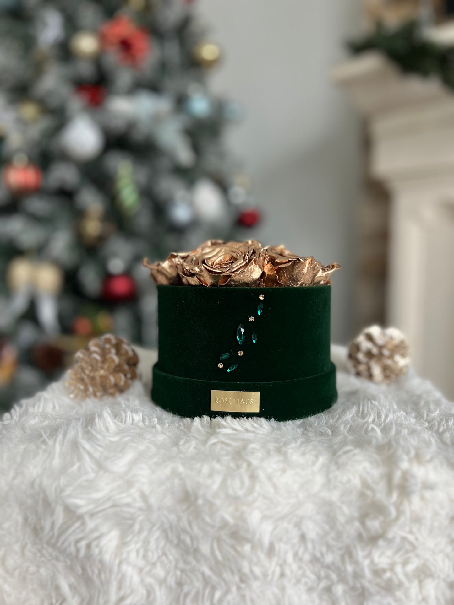 Holiday Swarovski Crystals 6 XL 24K Gold Preserved Roses Petite Emerald Round Velvet Box