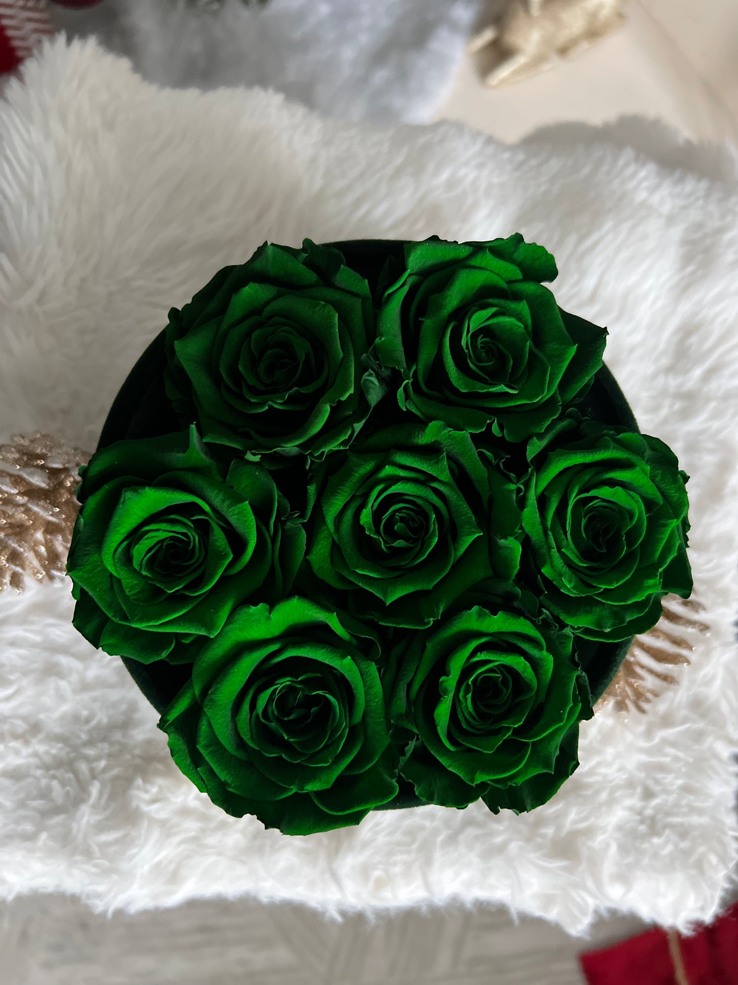 Holiday Swarovski Crystals Green 7ct Preserved Roses Midi 7" Emerald Round Velvet Box