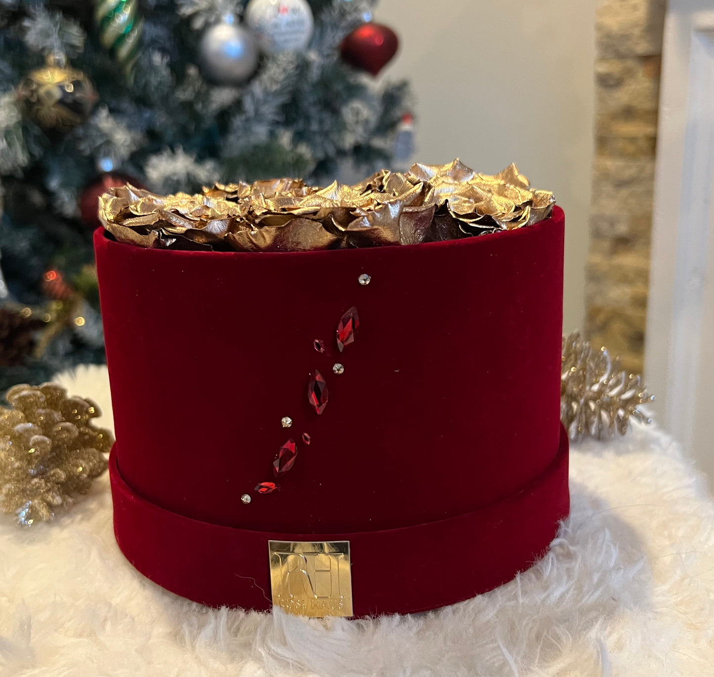 Holiday Classic Red Velvet Swarovski Crystals XL 24K Gold 8ct Preserved Roses Classic Red Round Velvet Box