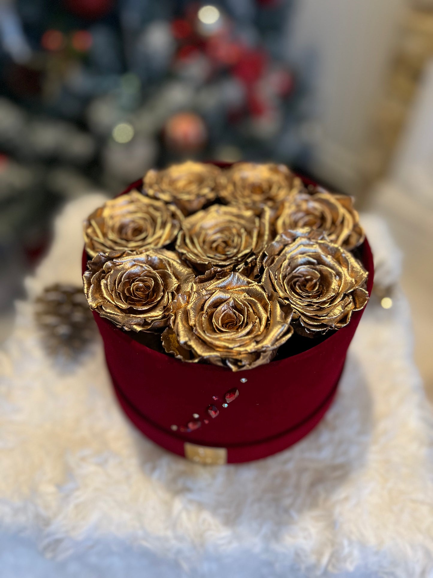 Holiday Classic Red Velvet Swarovski Crystals XL 24K Gold 8ct Preserved Roses Classic Red Round Velvet Box